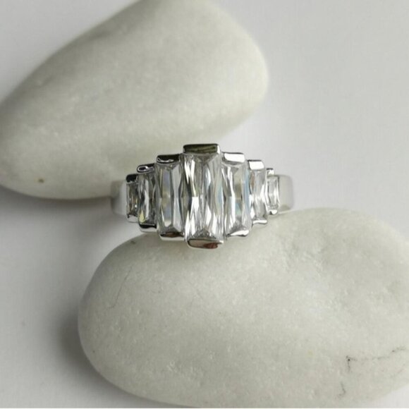 CZ Baguette cut in 14k white gold ring size 8 engagement cocktail style - Picture 1 of 7